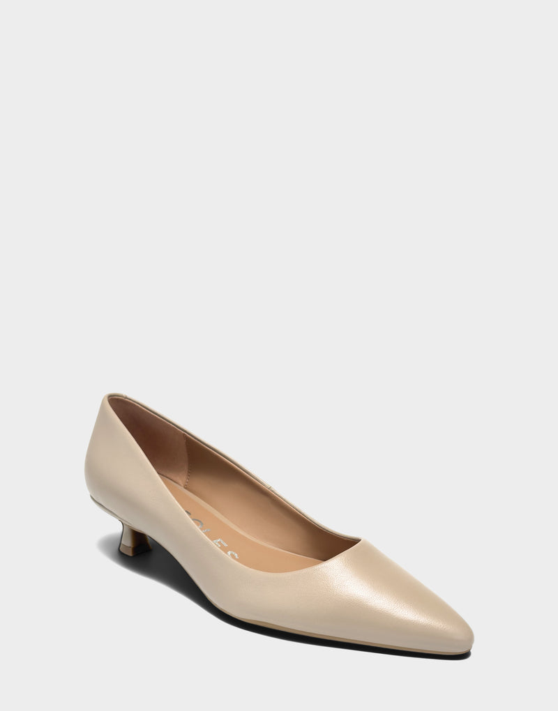 Comfortable Women's Kitten Heel in Dune Leather Leather, angle view