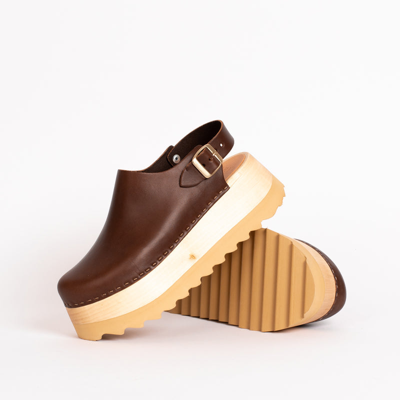 Tegan Clog in Coffee