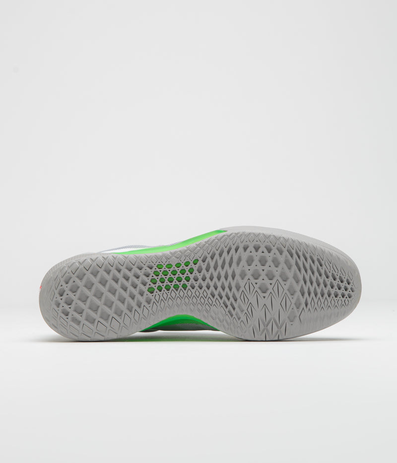 Vans Skate AVE 2.0 Shoes in Light Gray and Laser