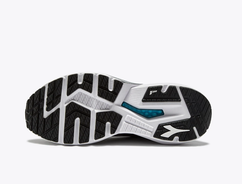 Women's Diadora Mythos Blushield Vigore 4 (Final Sale)